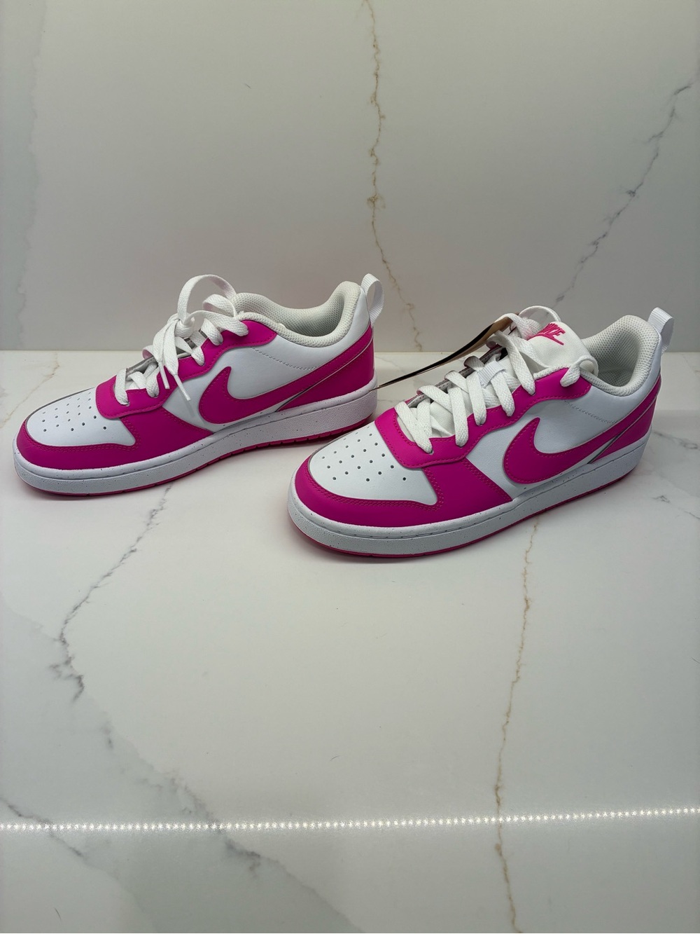 Nike Kids Low-Top Sneakers in White and Pink